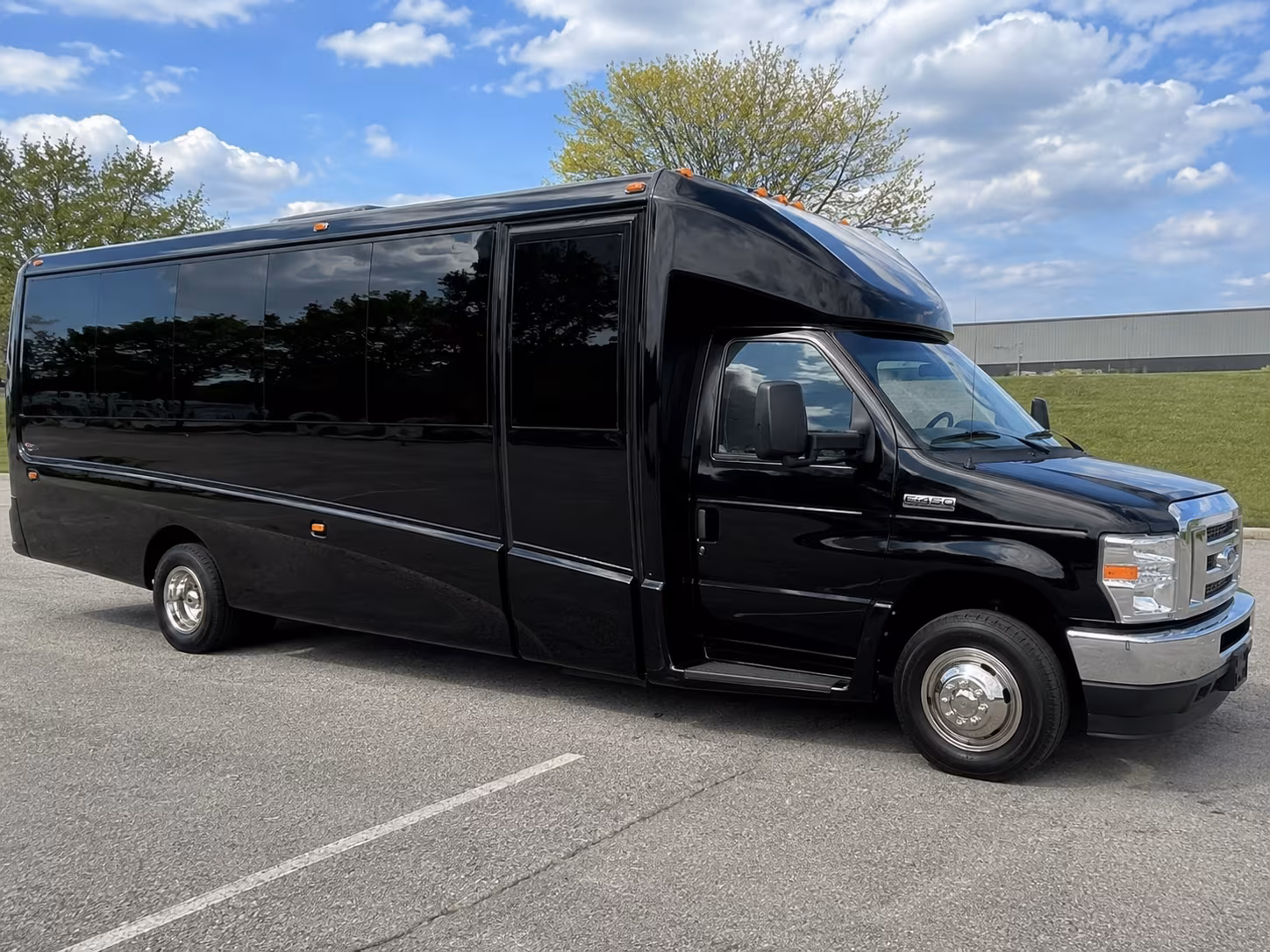 concert buses for groups traveling from suffolk to richmond shows