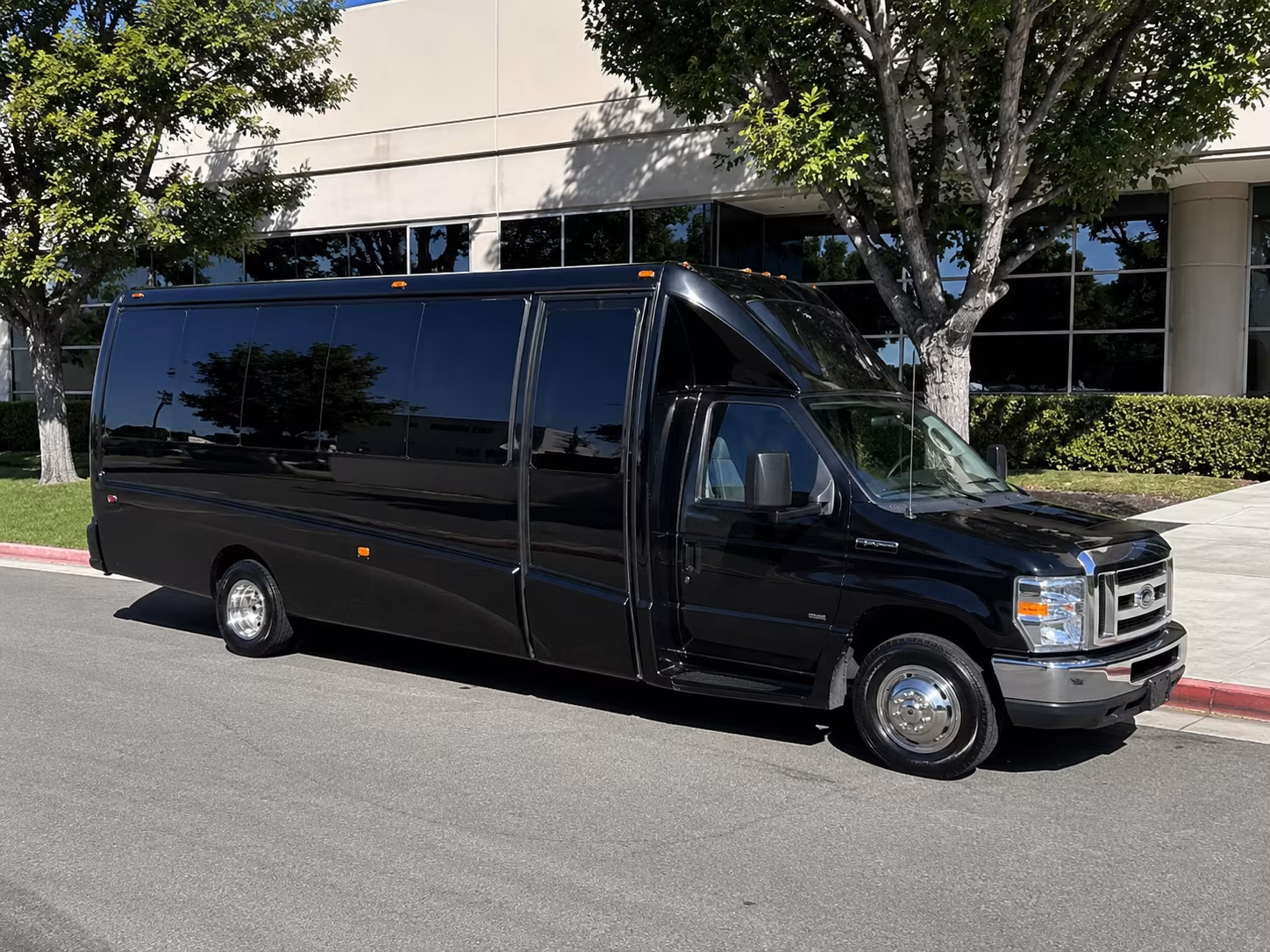 concerts shows suffolk party bus rental
