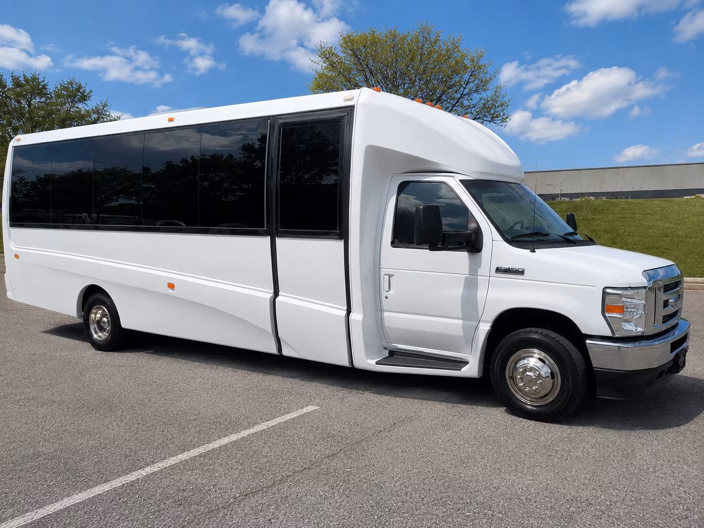 corporate airport transfer buses to norfolk international and beyond