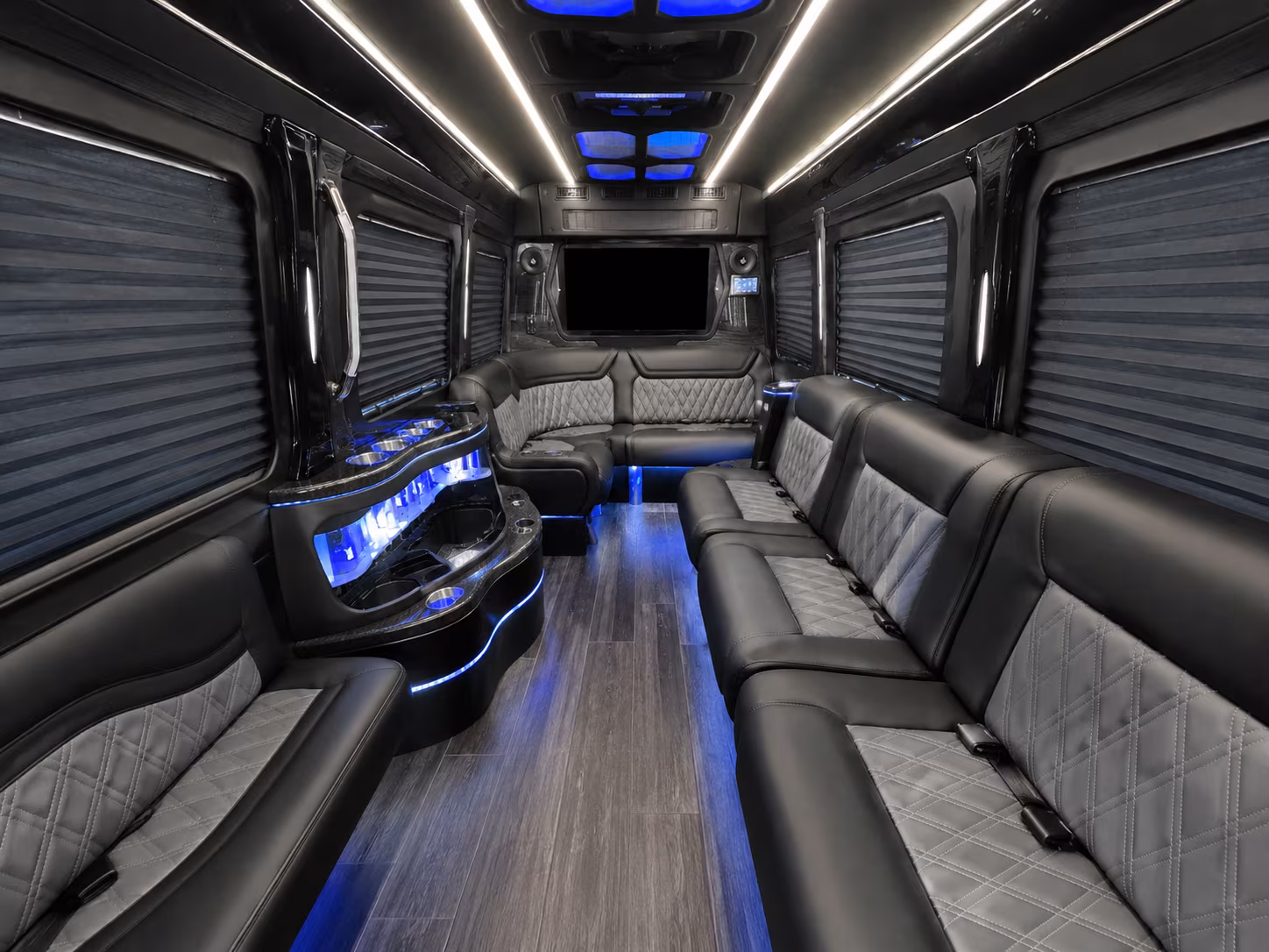 employee bus rentals for suffolk area contractors and construction groups