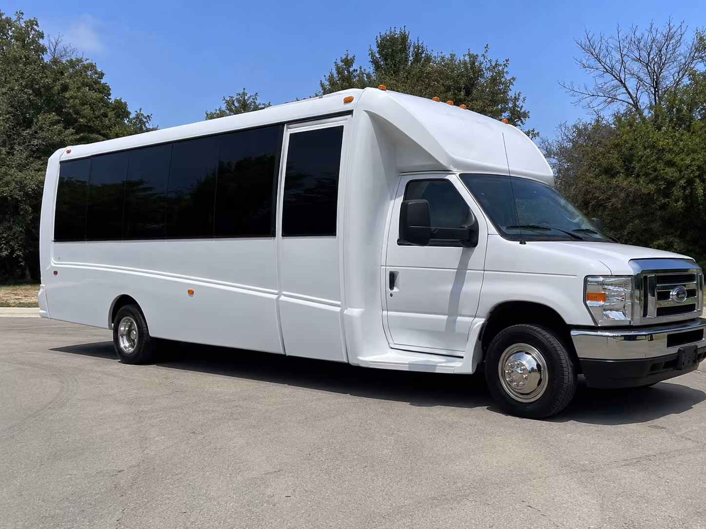 party buses for bachelorette wine tours through suffolk and the nansemond corridor